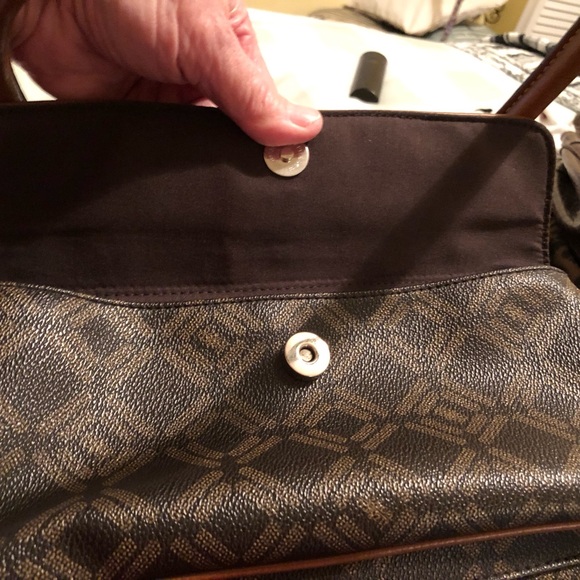 Vintage Liz Claiborne purse with matching wallet. Iconic design faux leather - Picture 9 of 10